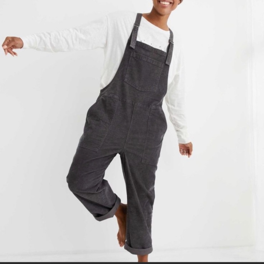 American Eagle Soft Corduroy Overalls Small